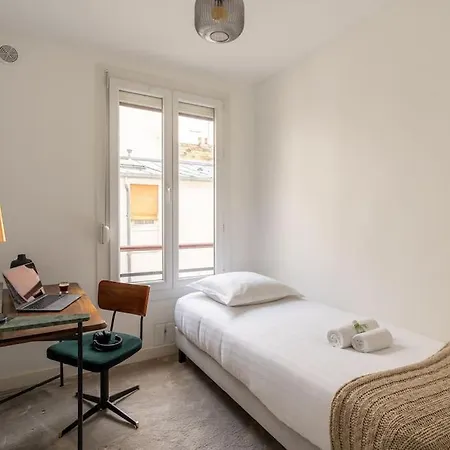 Bright And Spacious Flat -montmartre * Párizs